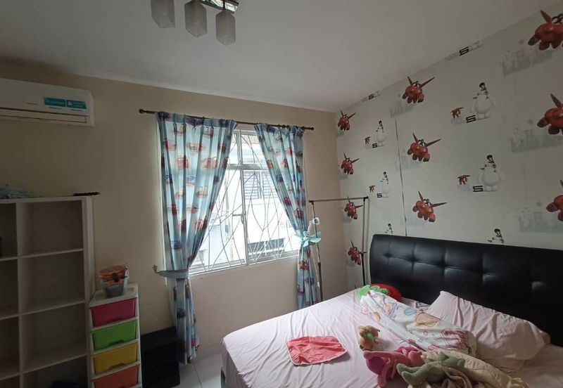 Jalan Setia Tropika 4/12