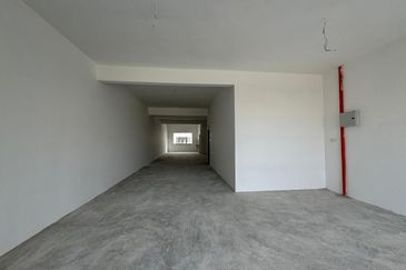 Taman Mount Austin Commercial