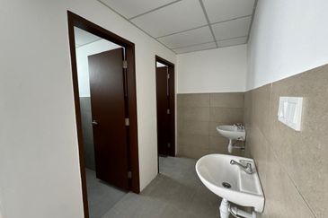 Taman Mount Austin Commercial