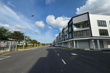 Taman Mount Austin Commercial