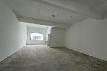 Taman Mount Austin Commercial