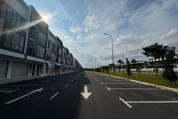 Taman Mount Austin Commercial