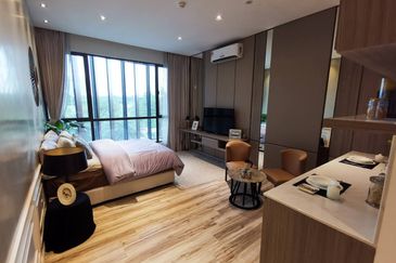 The M @ Medini Macrolink