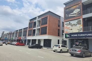 Pusat Komersial Suria (68 Avenue)