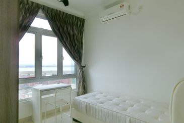 Golden Sands Seaview Residence