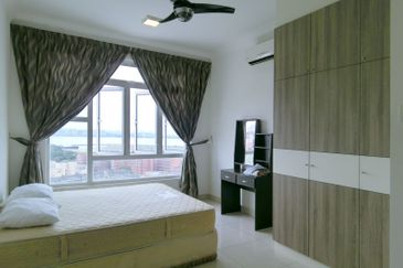 Golden Sands Seaview Residence