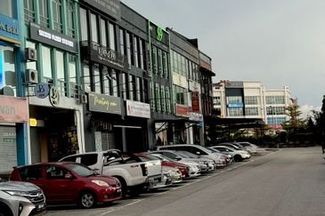 Taman Mount Austin Commercial