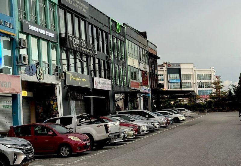 Taman Mount Austin Commercial