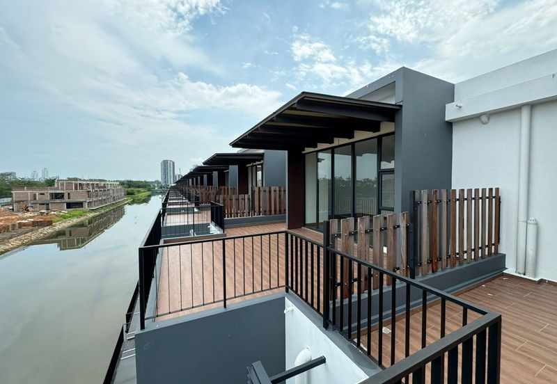 Senibong Cove Waterway Residences