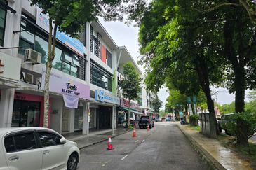 Mid Valley Southkey