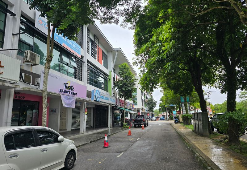 Mid Valley Southkey