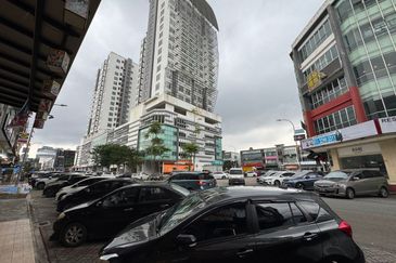 Taman Mount Austin Commercial