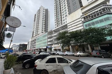 Taman Mount Austin Commercial