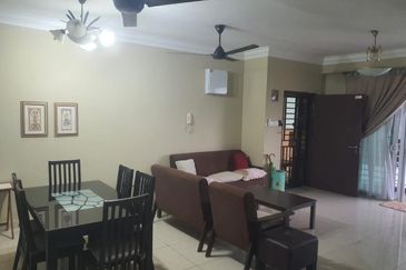 Golden Sands Seaview Residence