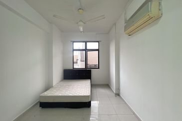 Aloha Tower Condominium