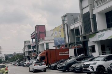 E-Boulevard, Denai Alam