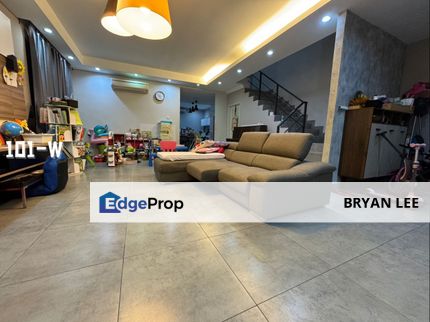 Taman Aman Perdana, Klang Double Storey Endlot Semi-D House FULLY RENOVATED !! FOR SALE !! , Selangor, Klang
