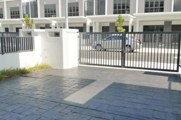 Lena Residence, Alam Impian  Double Storey Terrace House FOR SALE !! 