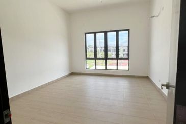 Lena Residence, Alam Impian  Double Storey Terrace House FOR SALE !! 