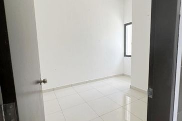 Lena Residence, Alam Impian  Double Storey Terrace House FOR SALE !! 