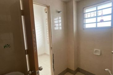 Ayu Qaseh, Alam Nusantara