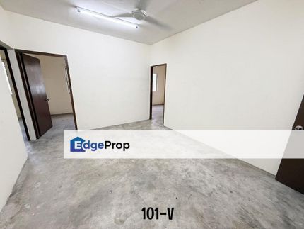 Bandar Bukit Tinggi 2, Klang  ( Behind Burger King )  Ground Floor Low Cost Flat FOR SALE !! , Selangor, Port Klang