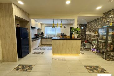 Taman Tepi Sungai ( Taman Teluk Pulai Indah )