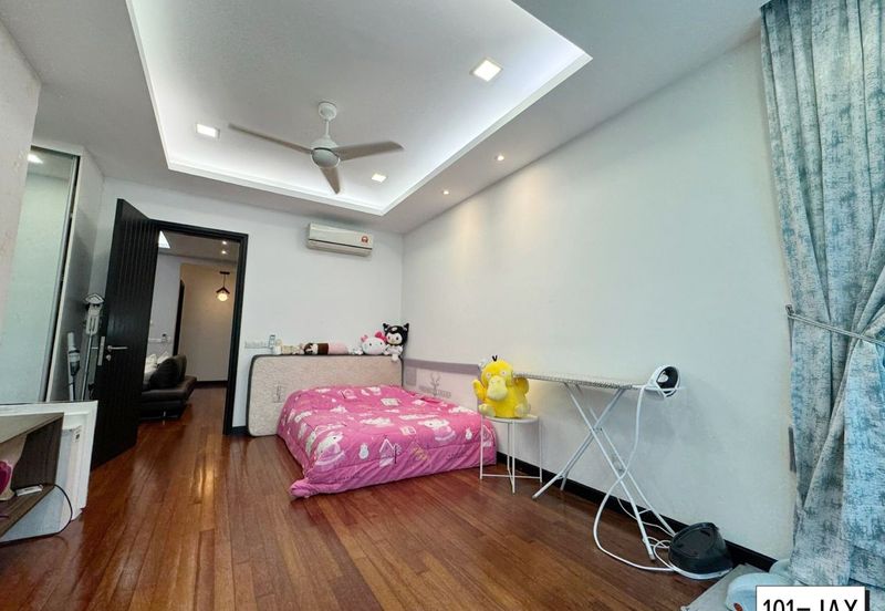 Duta Villa, Setia Alam