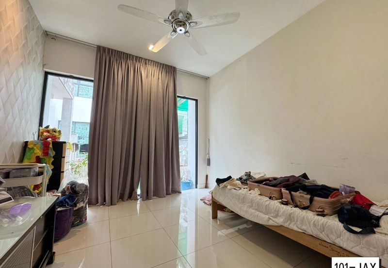 Duta Villa, Setia Alam