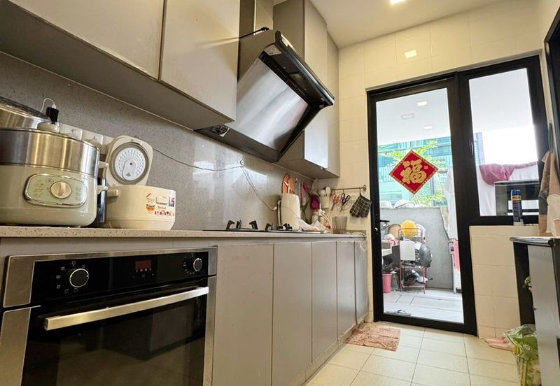 Duta Villa, Setia Alam