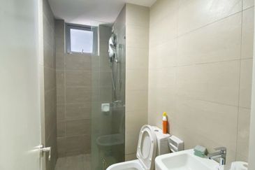 Gravit8 @ Klang South