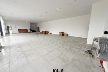 West Port, Pulau Indah