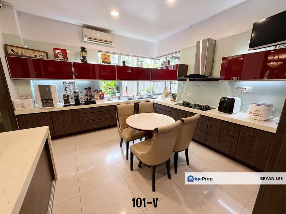 Laman Seri, Seksyen 13 Shah Alam  Triple Storey Semi-D House FOR SALE !! , Selangor, Shah Alam