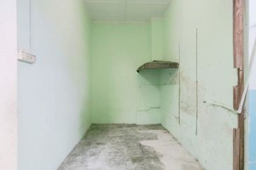 VALUE BUY !! 20x80 Jalan Kandis Off Jalan Meru, Klang. Single Storey House