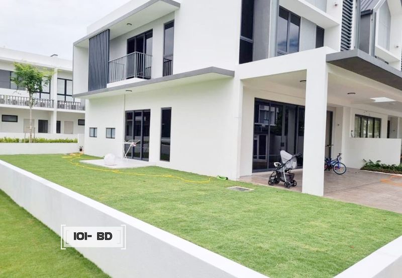 Lucent Residence @ twentyfive.7