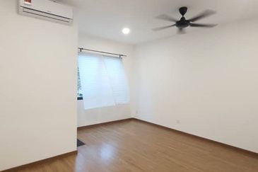 Lucent Residence @ twentyfive.7