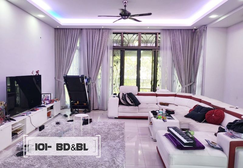 FULLY RENOVATED !! 40x80 Maple Terrace, Denai Alam. Triple Storey Endlot Superlink House