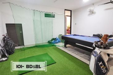 FULLY RENOVATED !! 40x80 Maple Terrace, Denai Alam. Triple Storey Endlot Superlink House