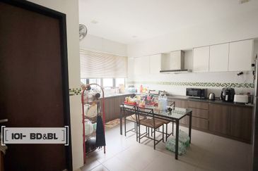 LOW DENSITY !! FOR SALE !! Maple Terrace, Denai Alam Triple Storey Superlink House