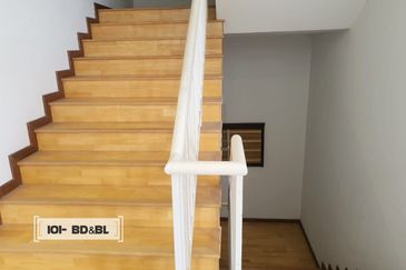 LOW DENSITY !! FOR SALE !! Maple Terrace, Denai Alam Triple Storey Superlink House