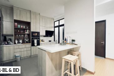 FULLY RENOVATED !! Maple Terrace, Jalan Elektron, Denai Alam. Triple Storey Superlink House