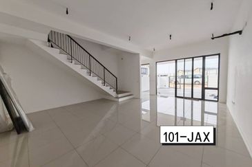 CHEAPEST UNIT AVAILABLE NOW !! FOR SALE !! Nadira Bandar Bukit Raja, Klang  Double Storey House