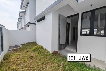 CHEAPEST UNIT AVAILABLE NOW !! FOR SALE !! Nadira Bandar Bukit Raja, Klang  Double Storey House