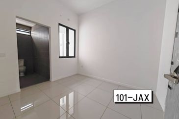CHEAPEST UNIT AVAILABLE NOW !! FOR SALE !! Nadira Bandar Bukit Raja, Klang  Double Storey House