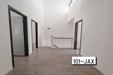 CHEAPEST UNIT AVAILABLE NOW !! FOR SALE !! Nadira Bandar Bukit Raja, Klang  Double Storey House