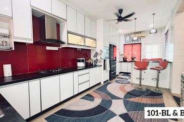 FULLY RENOVATED !! FOR SALE !! Willow Park, Denai Alam. Double Storey Semi-D House