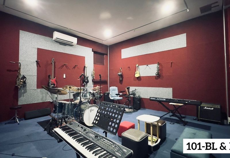 FULLY RENOVATED !! FOR SALE !! Willow Park, Denai Alam. Double Storey Semi-D House