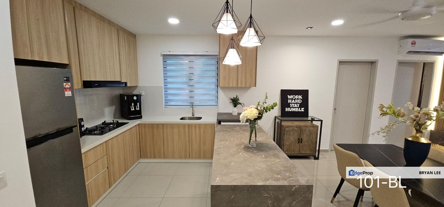 NICELY RENOVATED & FURNISHED !! Huni Residence @ Eco Ardence, Setia Alam Corner Unit  1000sqft 3 Bedrooms & 2 Bathrooms Level 20 Built In Wardrobe Doo, Selangor, Setia Alam/Alam Nusantara