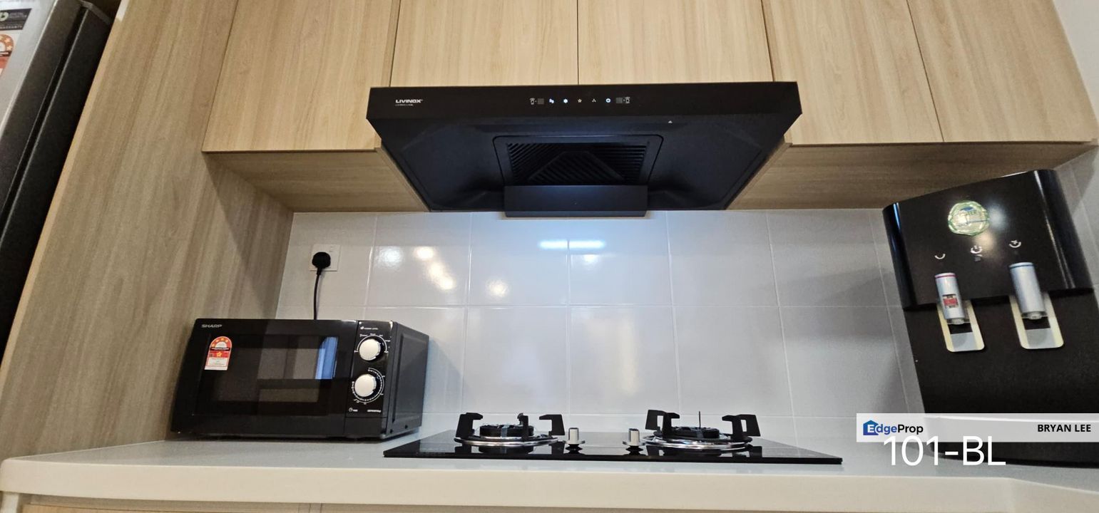 NICELY RENOVATED & FURNISHED !! Huni Residence @ Eco Ardence, Setia Alam Corner Unit  1000sqft 3 Bedrooms & 2 Bathrooms Level 20 Built In Wardrobe Doo, Selangor, Setia Alam/Alam Nusantara