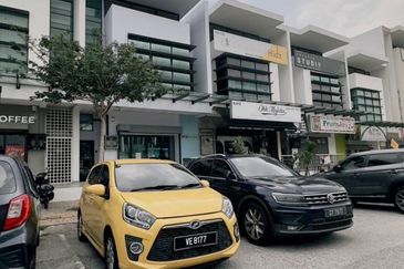 E-Boulevard, Denai Alam